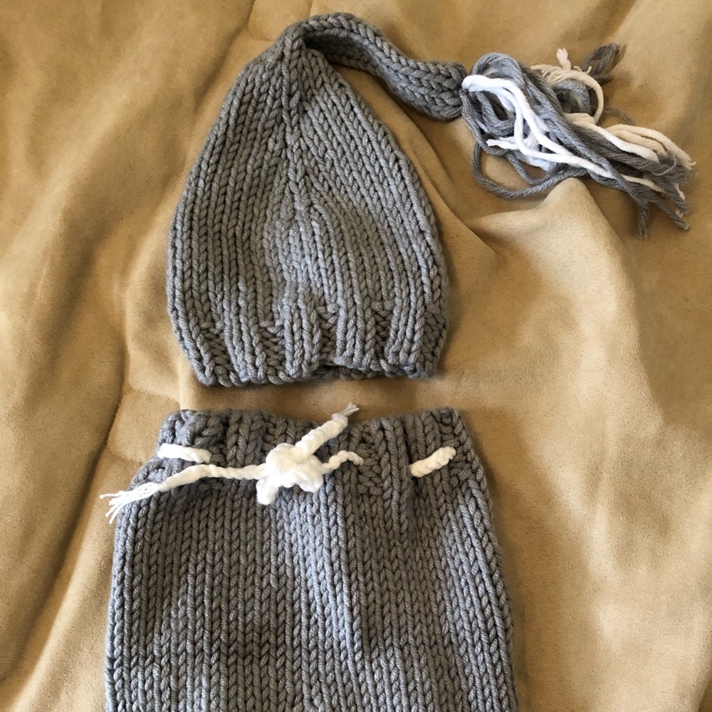 Baby outfit for photos. Pants and hat